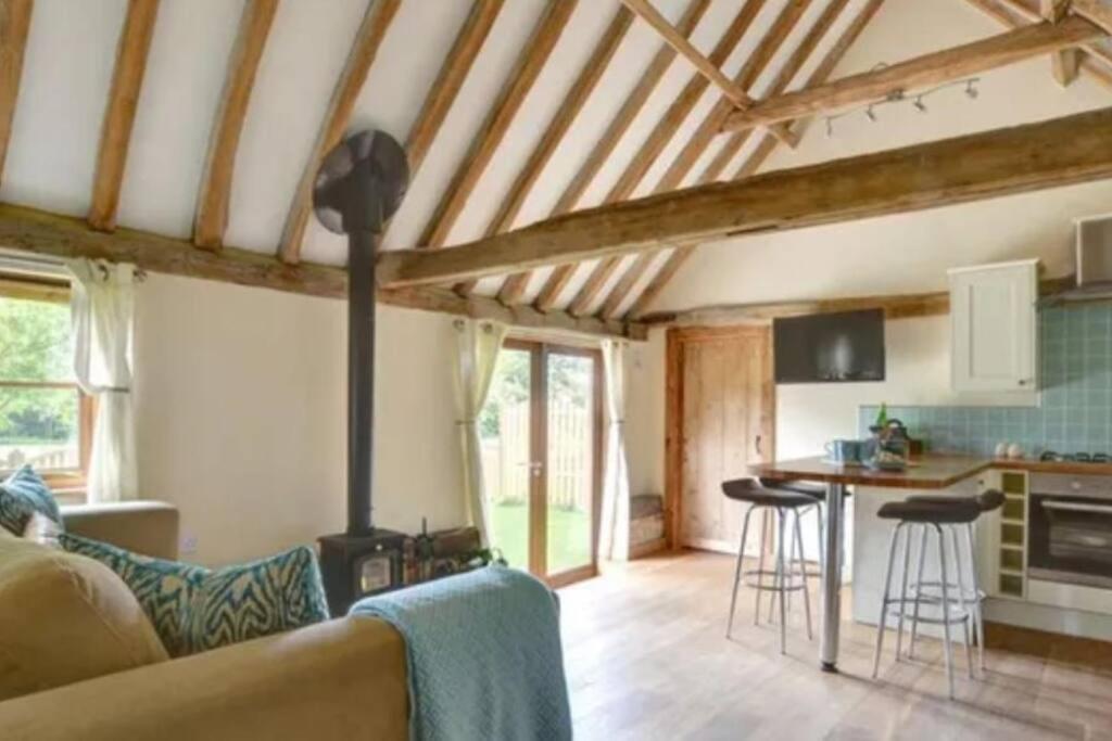 Charming Picturesque Cottage - Nr Tenterden & Rye, Pets Welcomed Rolvenden Eksteriør billede
