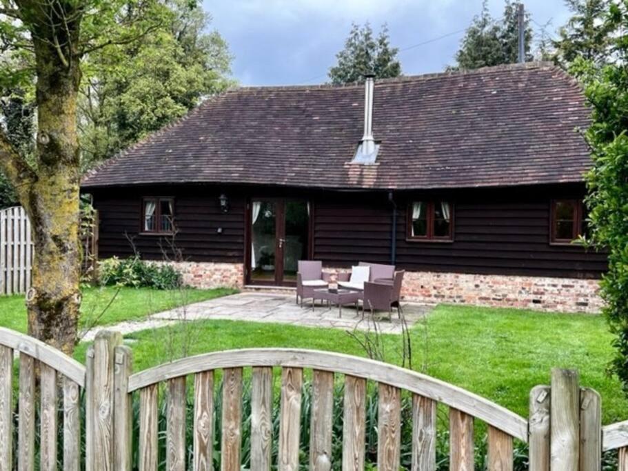 Charming Picturesque Cottage - Nr Tenterden & Rye, Pets Welcomed Rolvenden Eksteriør billede
